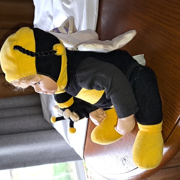 Porcelain Bumblebee doll, 15 in with rotating shoulders - Picture 2 of 4